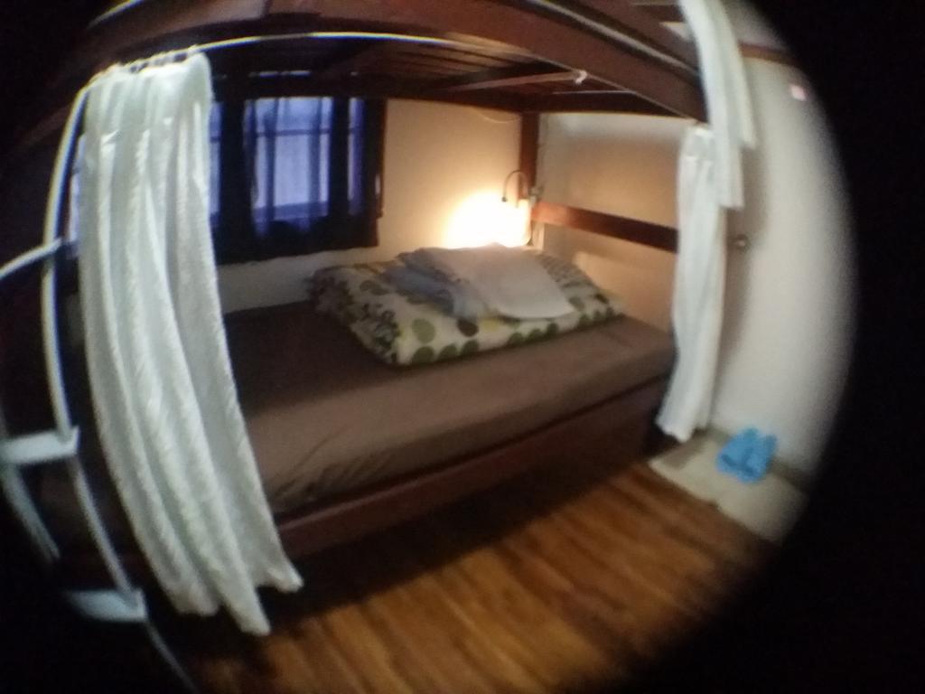 Guesthouse Base Okinawa Naha Buitenkant foto