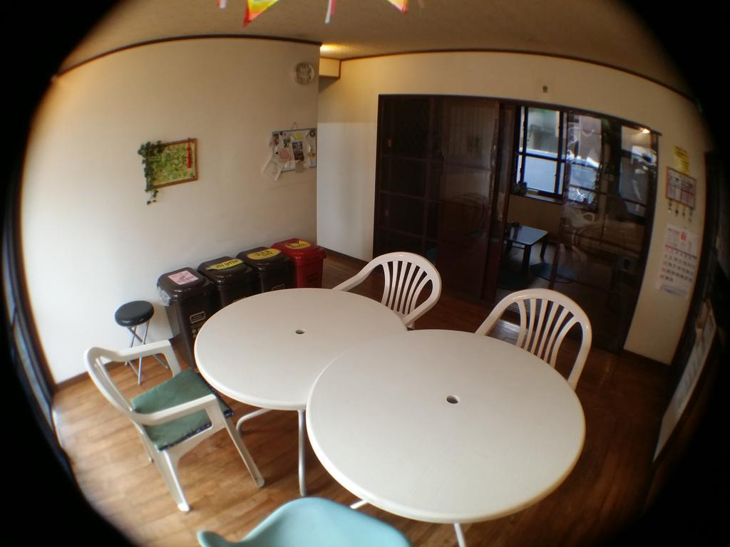 Guesthouse Base Okinawa Naha Buitenkant foto
