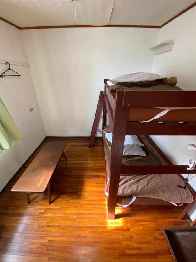 Guesthouse Base Okinawa Naha Buitenkant foto